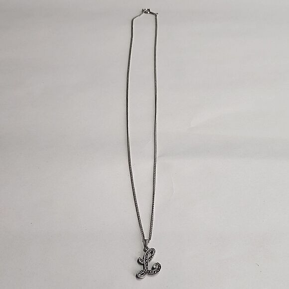Avon "L" Initial Silver Tone Necklace - Picture 1 of 5